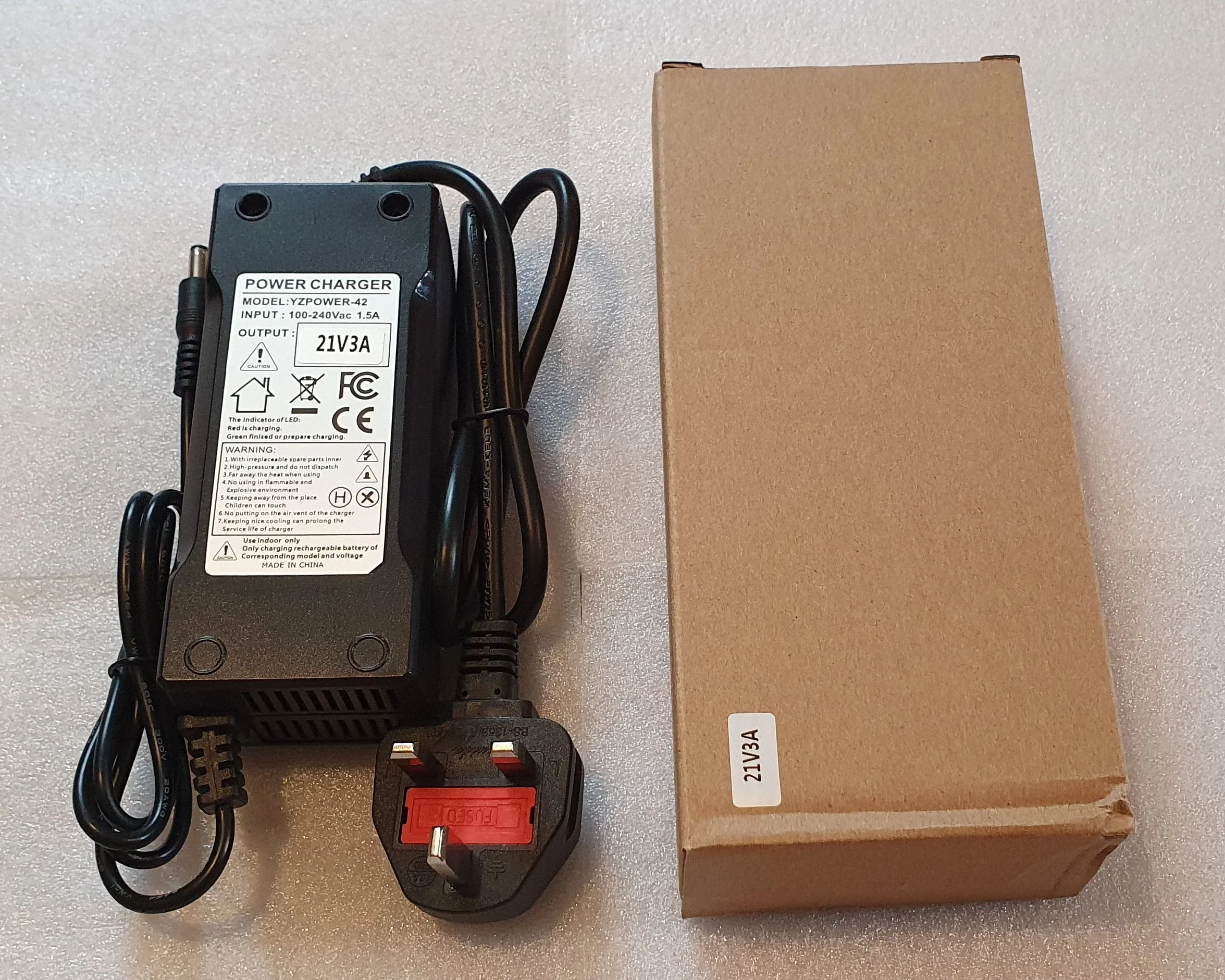 21V 3A Lithium Battery Charger -  for 18V 5S Li-ion/LiPo battery pack;  UK, EU plug - Image 4