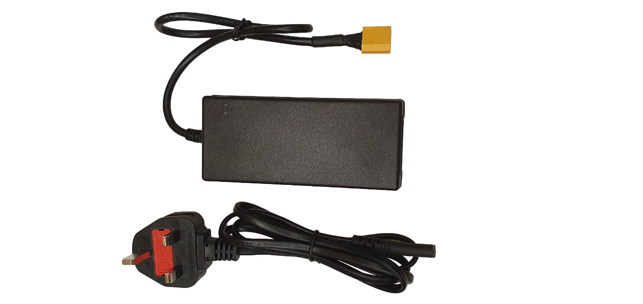 16.8V 3A Lithium Battery Charger XT60 for ND2 bait boat -  compatible 14.8V Li-ion/LiPo battery pack;  UK, EU plug - Image 4