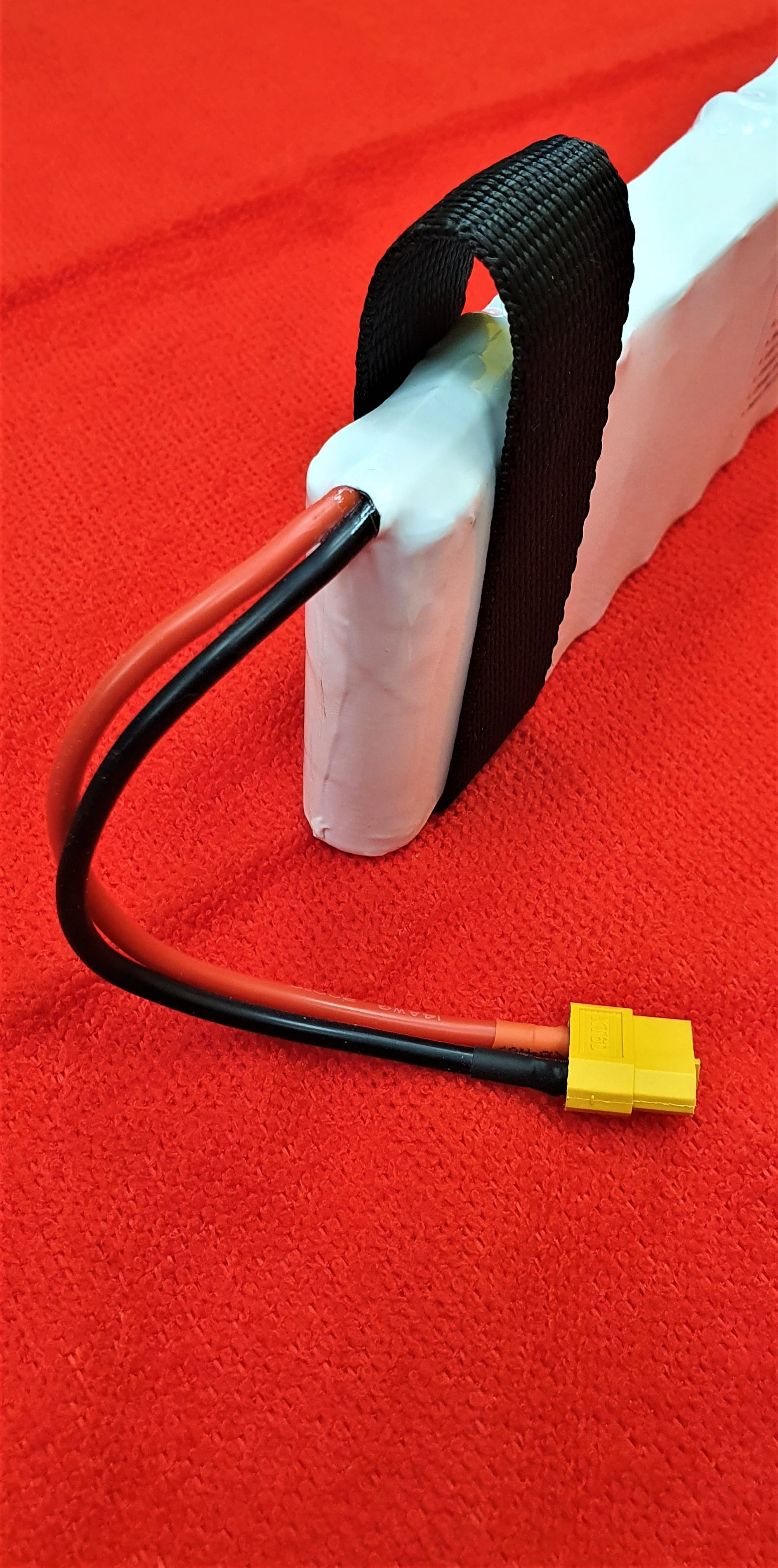ND2 bait boat Lithium Battery Pack Li-ion 14.8V 14Ah - with finger straps - Image 9